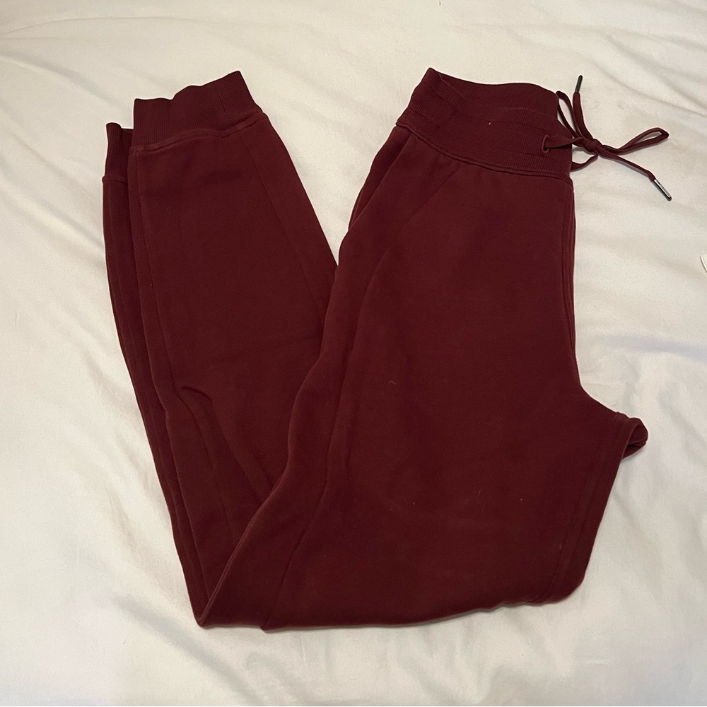 maroon lululemon full length scuba jogger